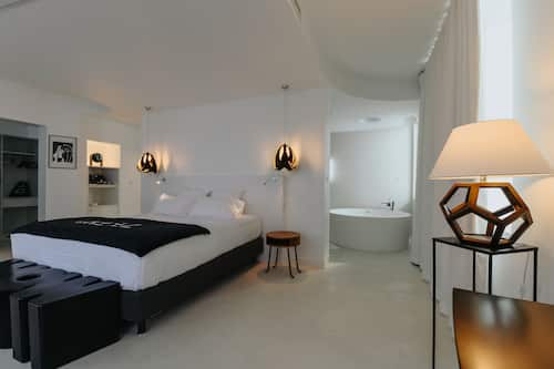 Literie de qualité supérieure, surmatelas, minibar