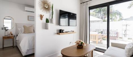 1 Schlafzimmer, Reisekinderbett, kostenloses WLAN, Bettwäsche