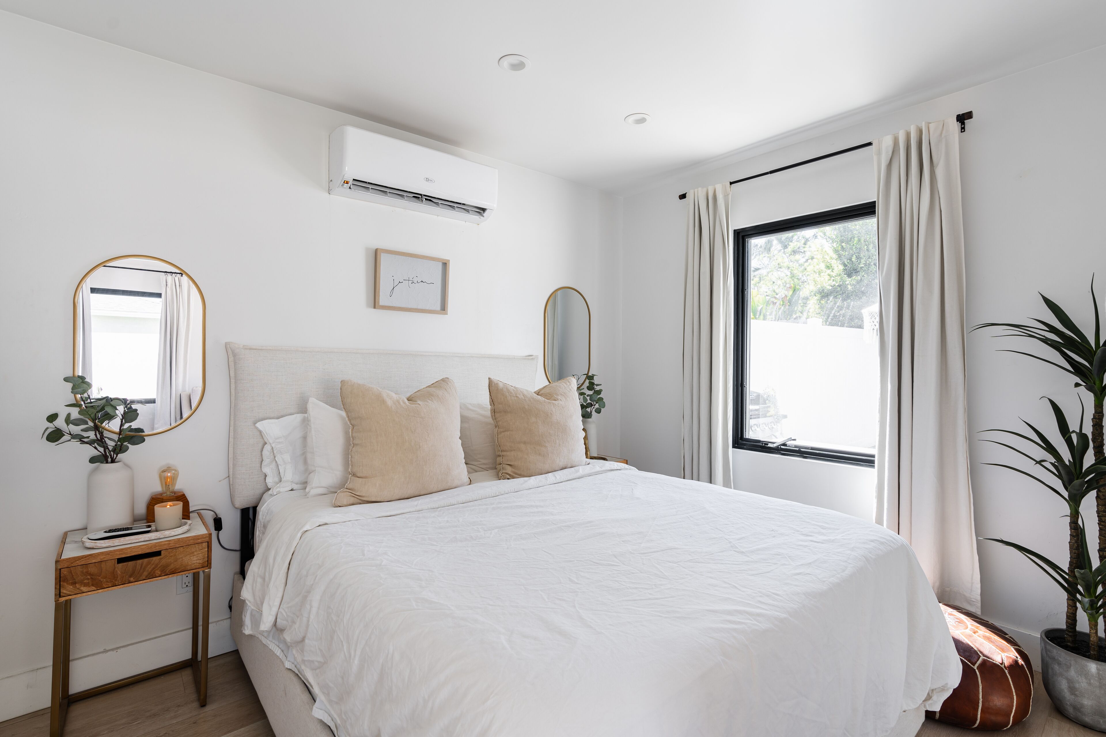 Centrally Located Guest House with Private Patio