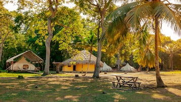 Tienda de campaña Deluxe | Vista al jardín