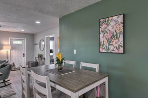 Dining - Bright Venice Getaway < 1 Mi to Historic Dtwn (Venice)