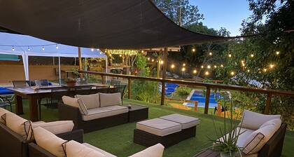 Seahorse:1 Queen Bed