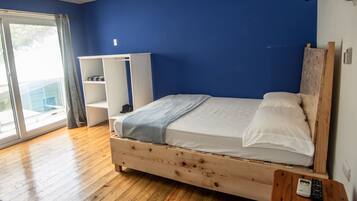 1 bedroom, in-room safe, WiFi, bed sheets