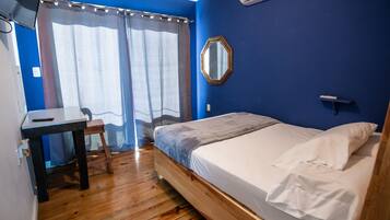 1 bedroom, desk, WiFi (free), bed sheets