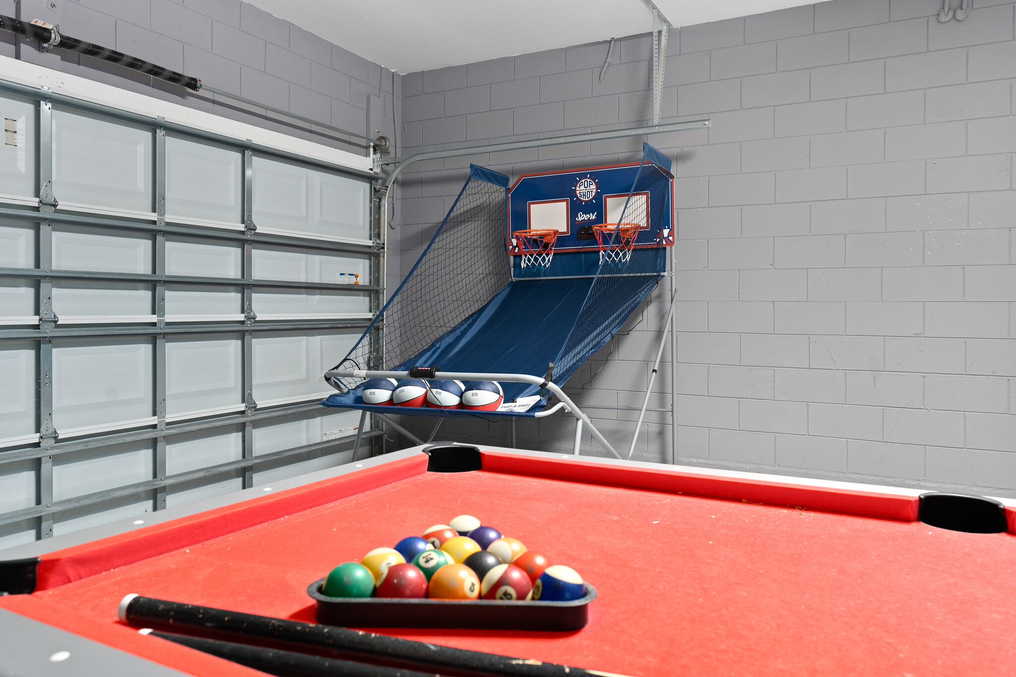 Disney Themed Home with Heated Pool, Hot Tub, Grill and Games!!