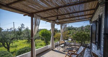 VILLA ERMINEL Traditional country house in a peaceful area
