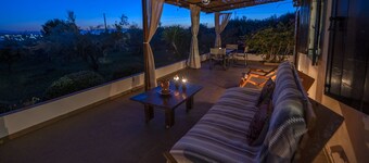 VILLA ERMINEL Traditional country house in a peaceful area