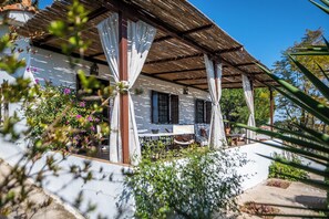 Outdoor dining - VILLA ERMINEL Traditional country house in a peaceful olive grove (Ermioni)