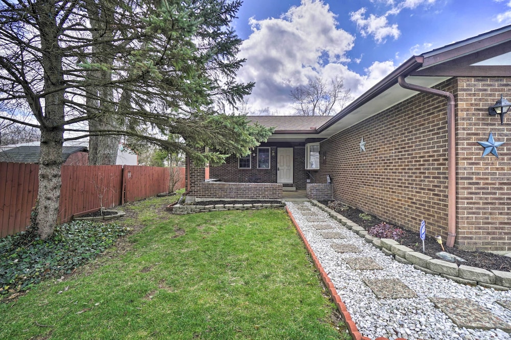 Delightful Tipp City Unit w/ Covered Patio!