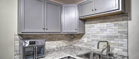 Fridge, microwave, coffee/tea maker, electric kettle