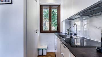 Fridge, microwave, stovetop, toaster