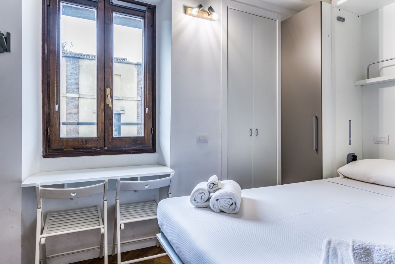 1 bedroom, iron/ironing board, internet, bed sheets