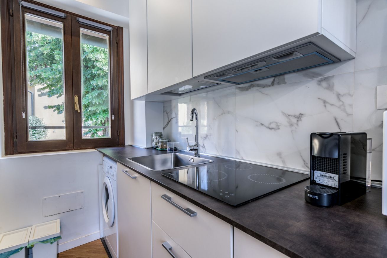 Kühlschrank, Mikrowelle, Herdplatte, Toaster
