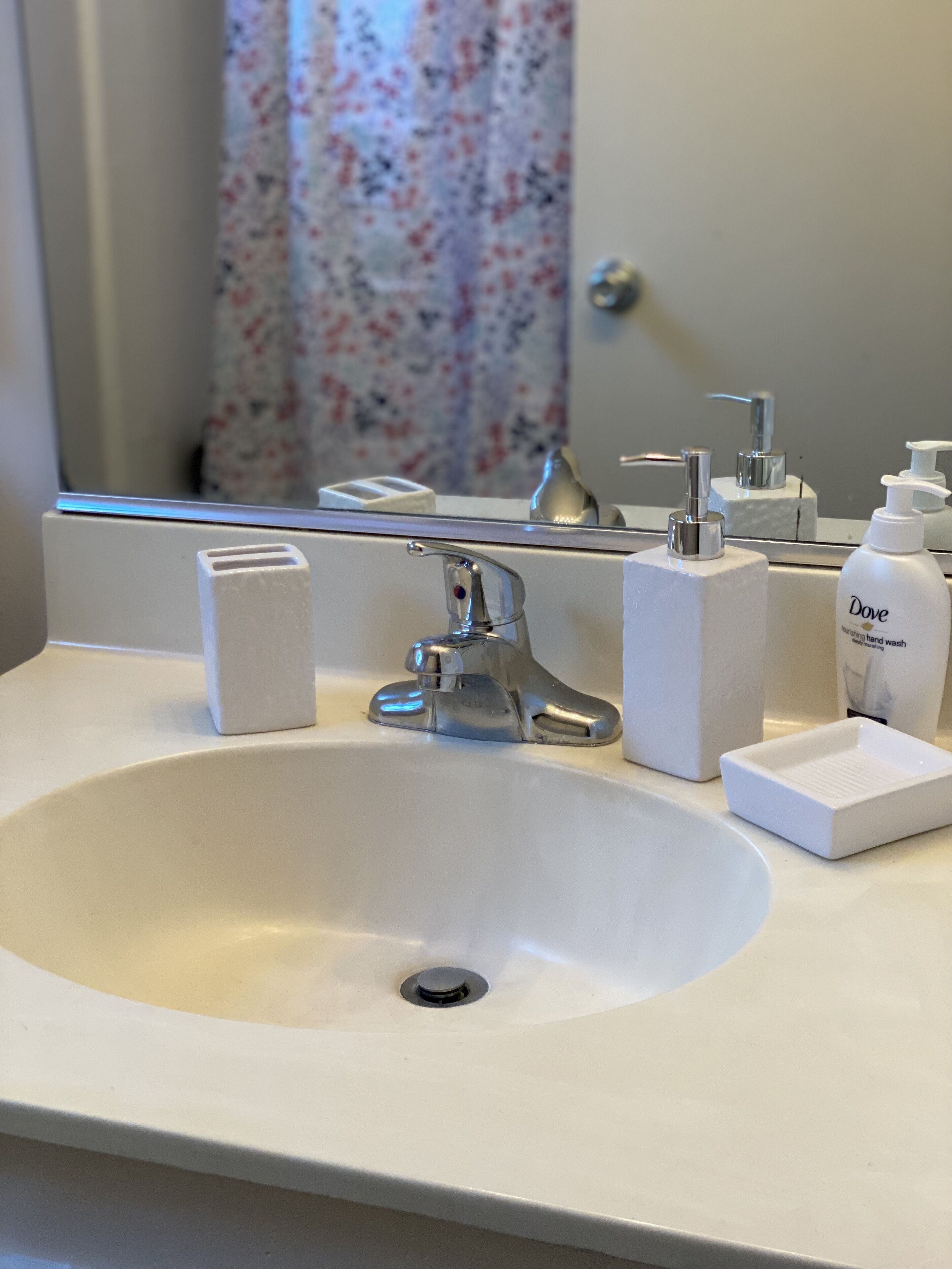 Lovely Condominium with Pool & Fitness!! 10 mins from Hollywood!