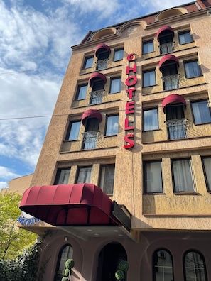 Front of property - G Hotels (Skopje)