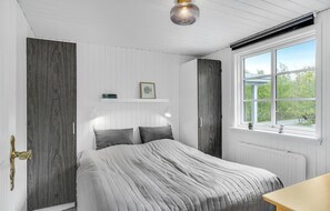 3 bedrooms, travel cot, free WiFi
