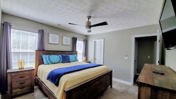 3 camere, una scrivania, ferro/asse da stiro, culla da viaggio