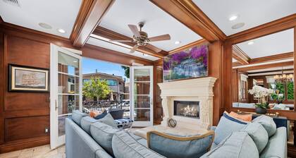 Luxurious 3- Bed/2.5 Bath Tuscan-Style Resort Home