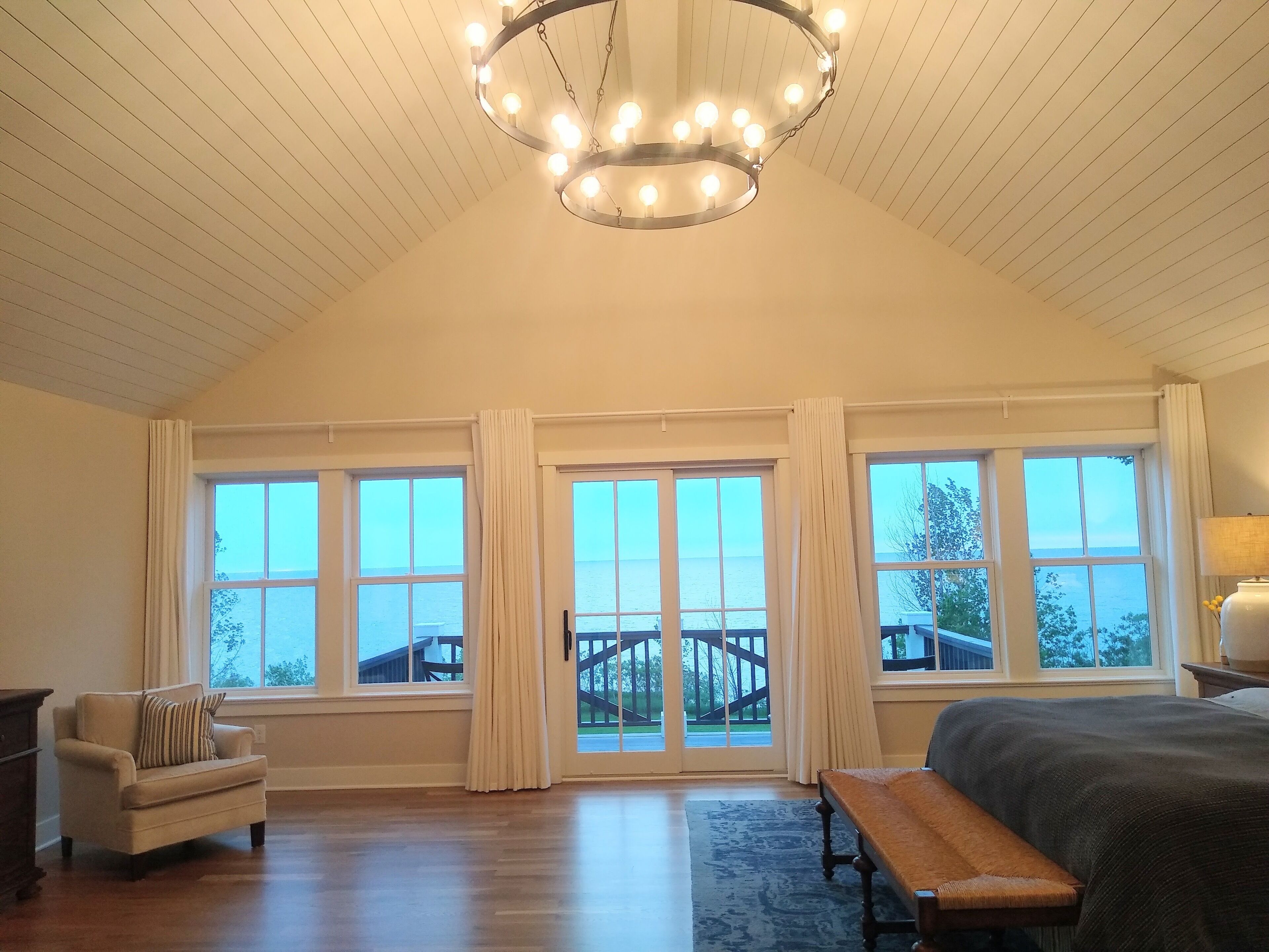 5 bedrooms, desk, iron/ironing board, free WiFi