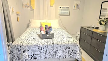 3 bedrooms, desk, iron/ironing board, travel cot