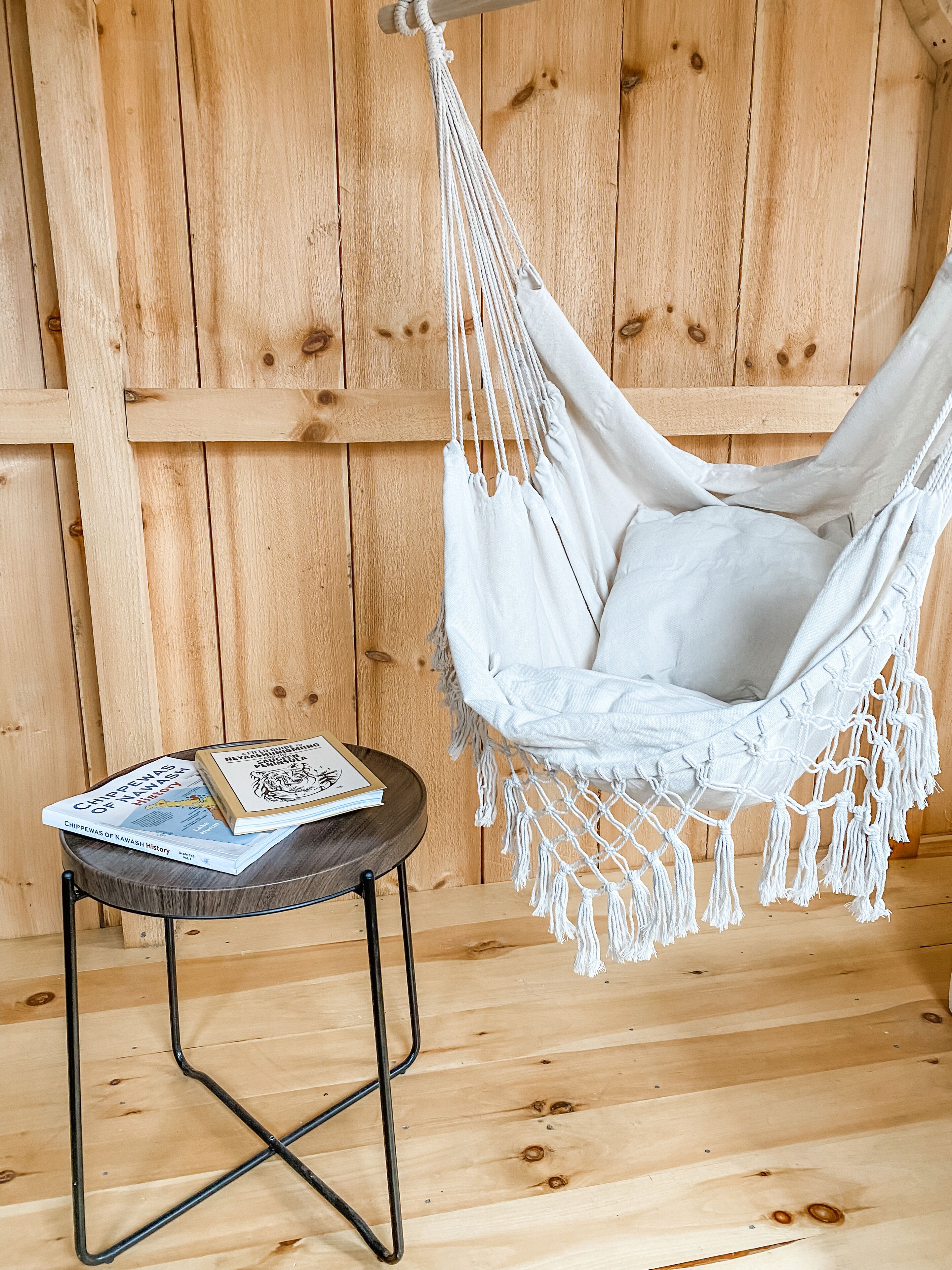 The Bunkie (off-grid) | Neyaashiinigmiing