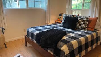 2 bedrooms, desk, iron/ironing board, free WiFi