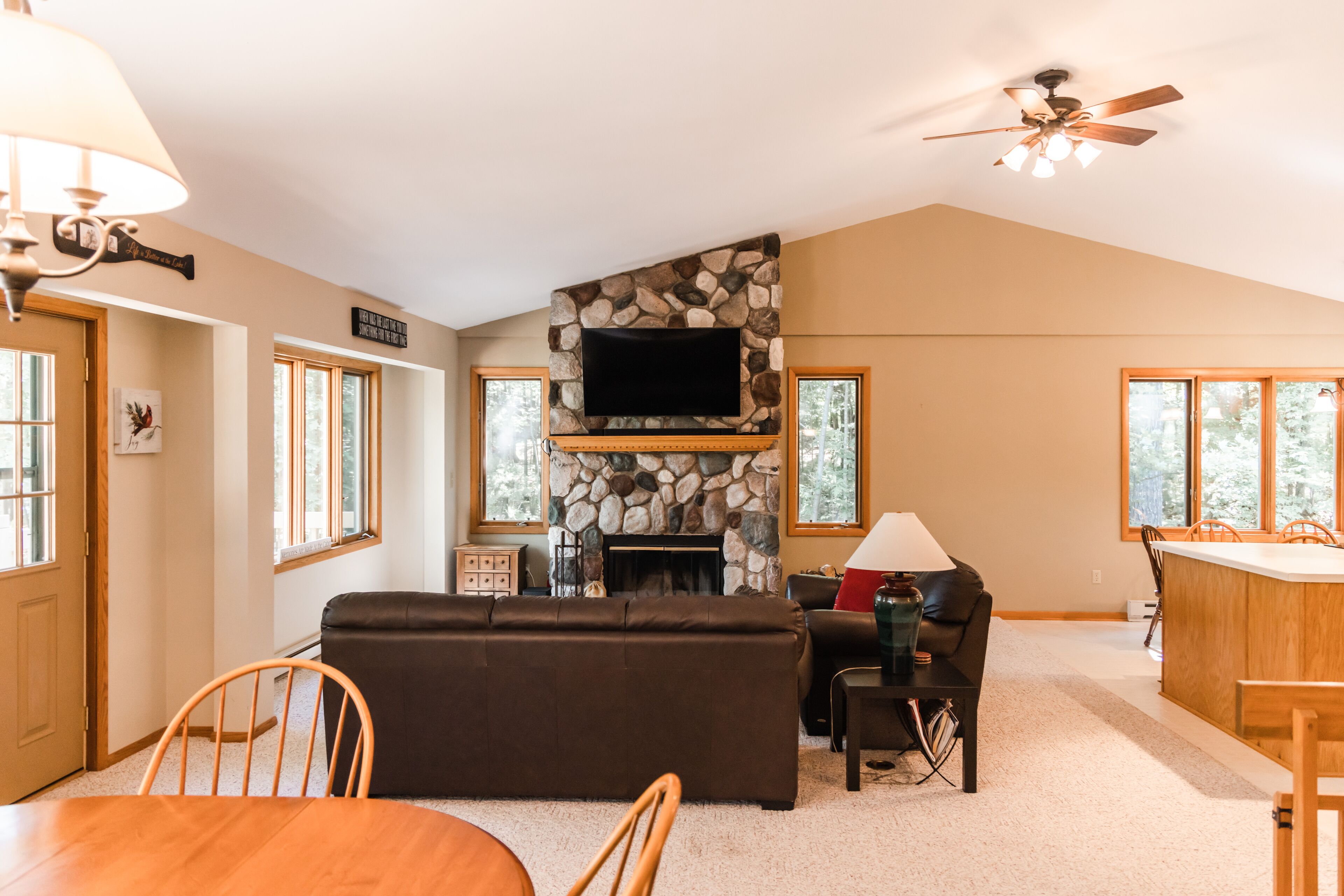 Winter Getaway w/ access to Snowmobile Trails! Right outside Minocqua!