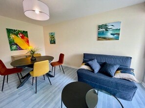 TV - QUIBERON - 2 rooms - 50m² - Near beach (Quiberon)
