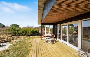 Outdoor dining - 3 bedroom amazing home in Fanø (Fanø)
