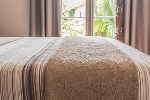 2 Schlafzimmer, Schreibtisch, Bügeleisen/Bügelbrett, WLAN