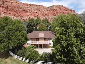 Exterior - Kanab Ranch Home on Acreage with incredible Views! (Kanab)