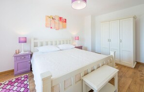 3 chambres, lit parapluie, Wi-Fi gratuit, draps fournis