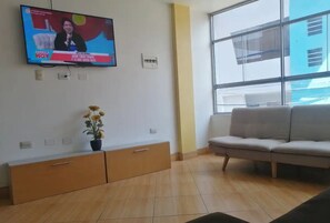 Apartament familiar | Sala d'estar | Televisor 