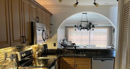 Charming Condo in Naples