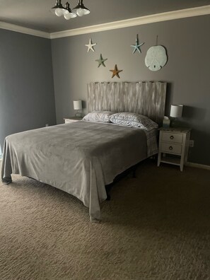 2 bedrooms, iron/ironing board, WiFi, bed sheets - Charming Condo in Naples (Naples)