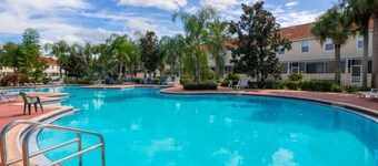Magical Family Townhome Retreat – Comfort & Convenience Near Top Attractions!