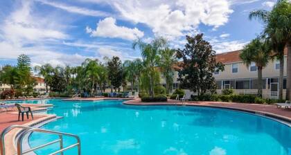 Magical Family Townhome Retreat – Comfort & Convenience Near Top Attractions!