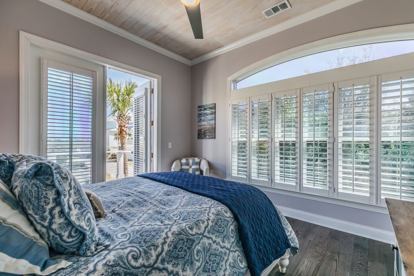 Pristine New Listing! Golf Cart Included in Harbour Key