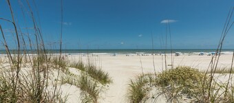 Beachy Getaway–Cozy, Clean & Equipped w/ All Essentials! Relax, Enjoy & Refresh!