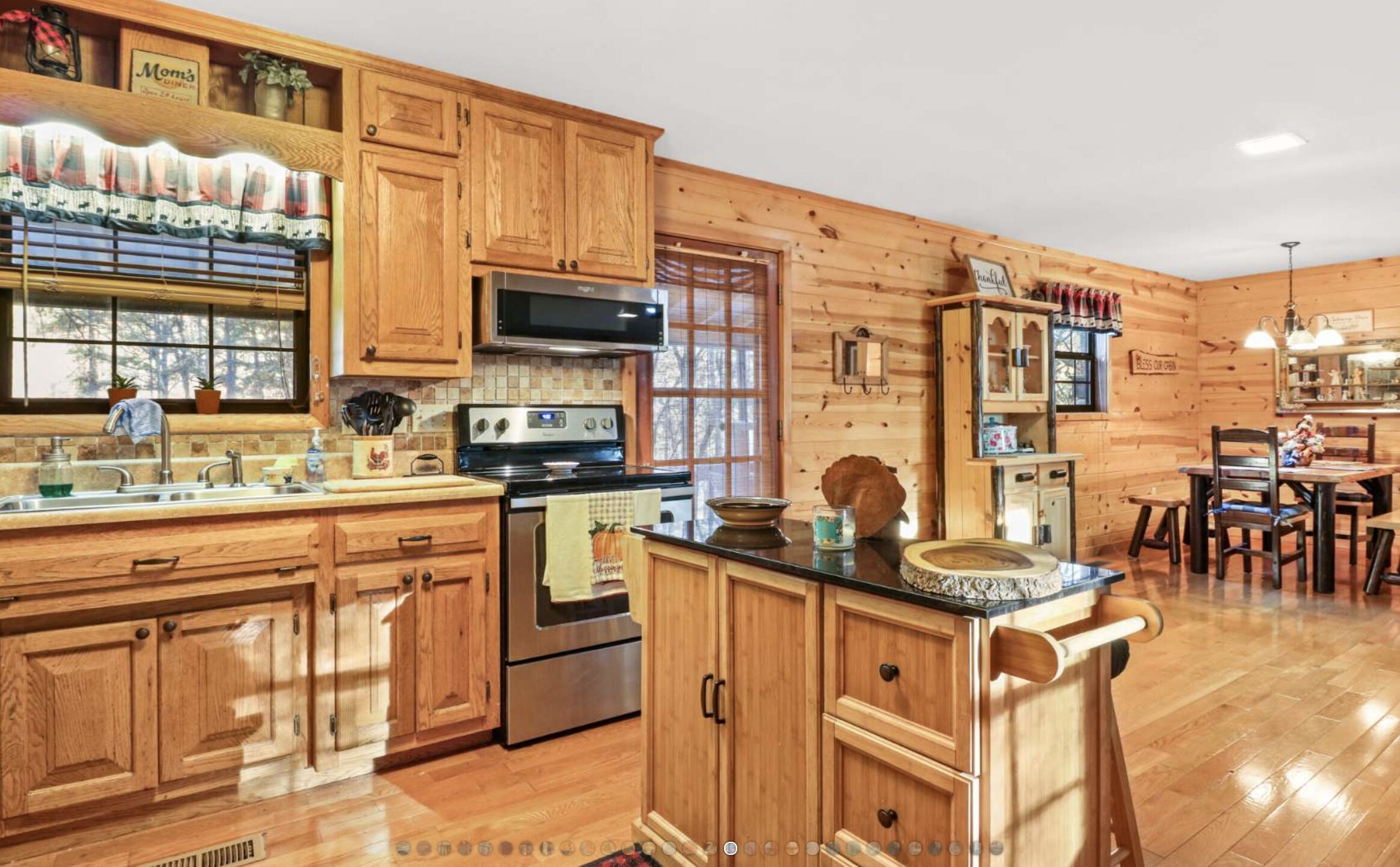 NEW - Wolf Creek Lodge - Secluded Mountain Cabin