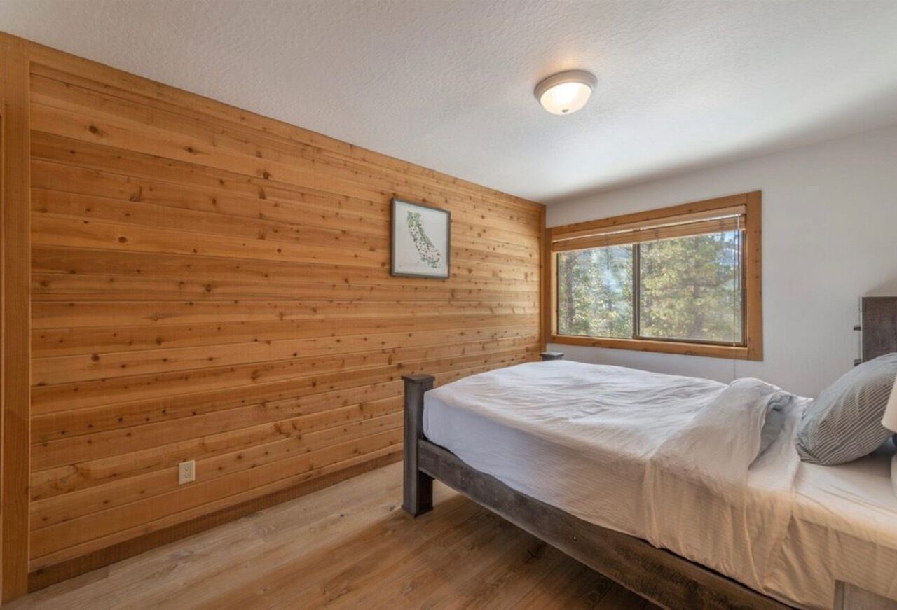 Updated Northstar Townhouse with panoramic view. 