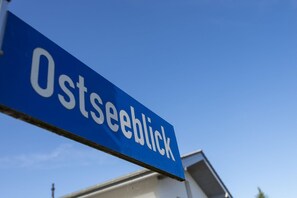 Unclassified image, 3 of 20, button