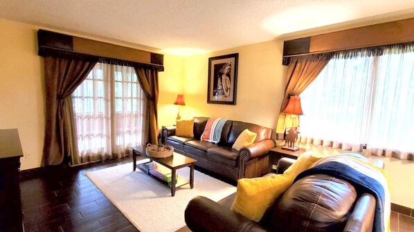 Living area - Spacious River Ranch Private COTTAGE with private porch! 401 (River Ranch)