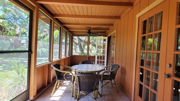 Spacious River Ranch Private COTTAGE with private porch! 401 (849) - Spacious River Ranch Private COTTAGE with private porch! 401 (River Ranch)