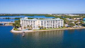 Exterior - Top-Floor Waterfront Condo with Bay view + Pool and Hot Tub (St. Petersburg)