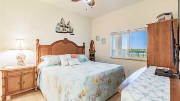 1 slaapkamer, een strijkplank/strijkijzer, wifi, beddengoed