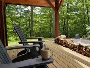Terrace/patio - Minutes to the Blue Ridge Pkwy + firepit &  wood (Spruce Pine)