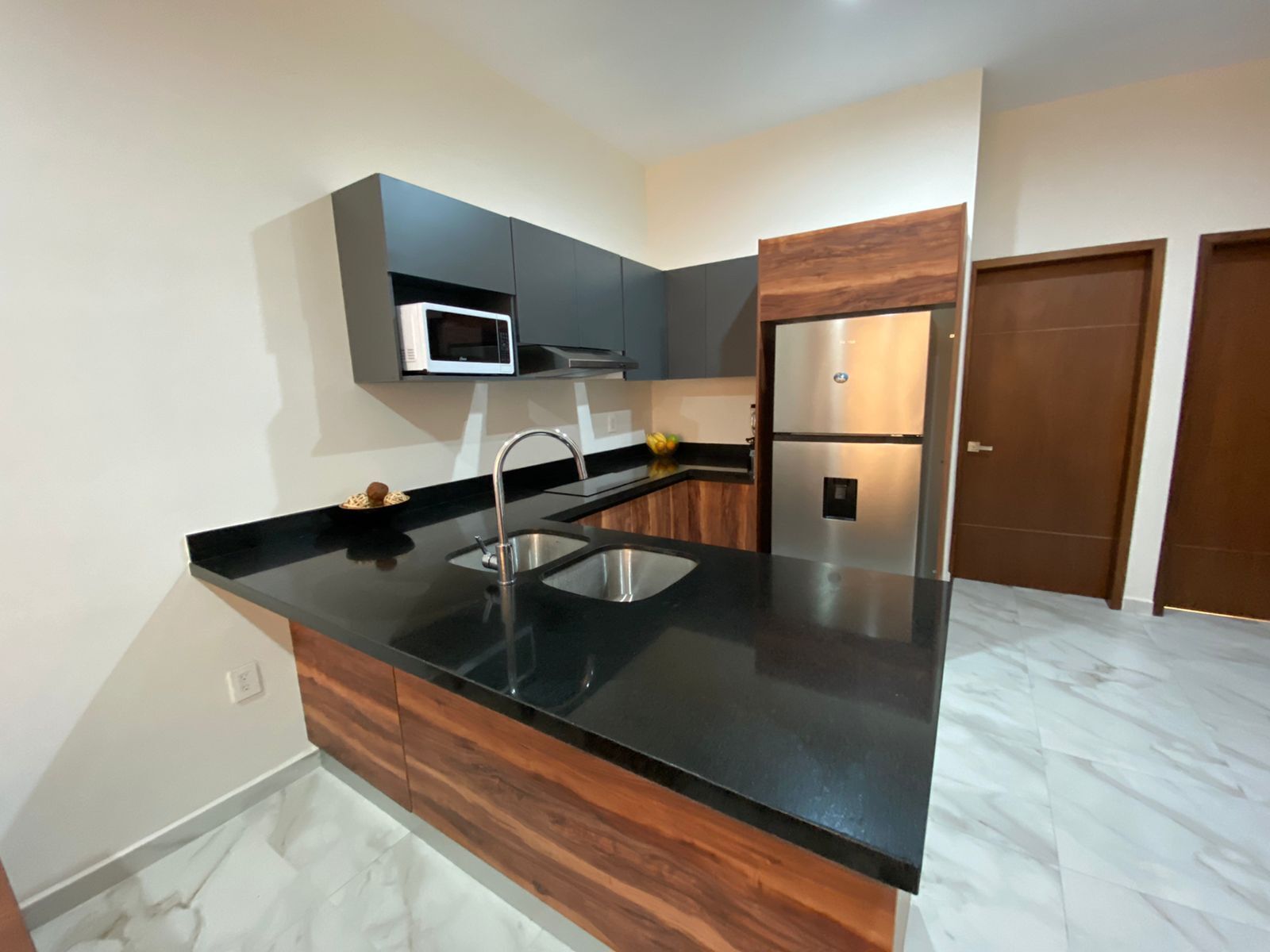 New 3-Bedrooms apartment close to the beach.