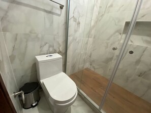 Shower, hair dryer, towels - New 3-Bedrooms apartment close to the beach. (Mazatlán)