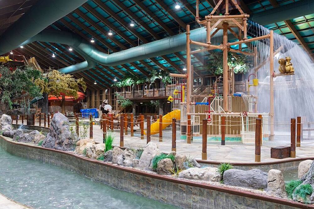 Beautiful mountain views w/indoor waterpark included! Just minutes to Dollywood!